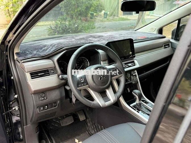 Mitsubishi Xpander 2024 Premium Đen 24.500 km