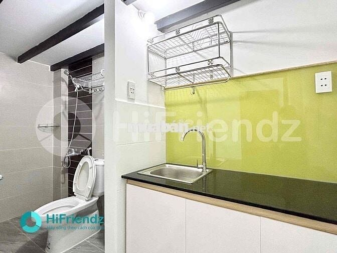 Duplex cửa sổ trời siêu thoáng Tô Hiệu gần Đầm Sen, trống vào ở ngay