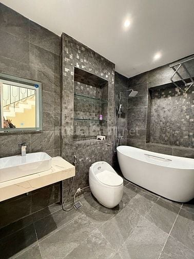 NGUYỄN TRÃI Q1, HXH MỘT TRỤC- 60m2 ( 4.5x13.5m) 4 TẦNG ĐẸP Ở NGAY