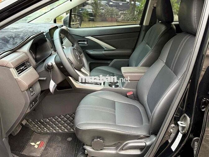 Mitsubishi Xpander 2024 Premium Đen 24.500 km