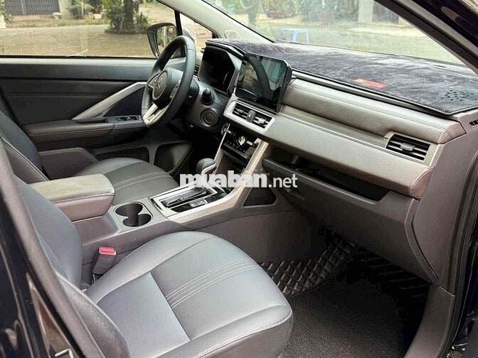 Mitsubishi Xpander 2024 Premium Đen 24.500 km