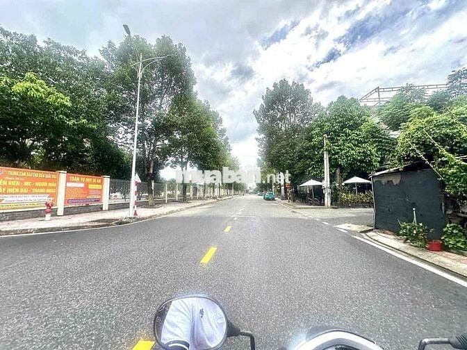 bán lô dất mặt tiền dường nguyễn bính. dông hoà dr 80m2