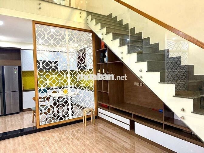 NHÀ CHO THUÊ (79/12 XVNT)
- Nhà hẻm thông đường Nam Kì Khởi