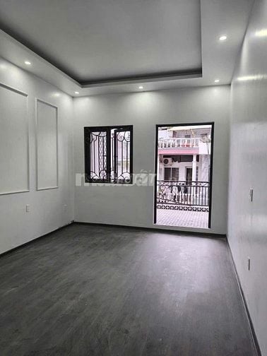 Bán nhà đẹp mặt đường Nguyễn Hữu Tuệ phố Cấm