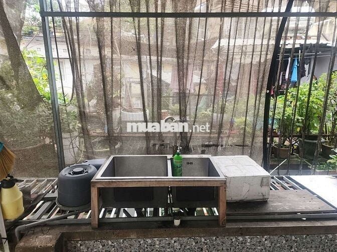 Cho thuê phòng trọ Trần Hưng Đạo,Q1,dtsd 30m2,lầu 2, NTCB giá 5tr.