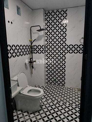 Bán nhà đẹp mặt đường Nguyễn Hữu Tuệ phố Cấm