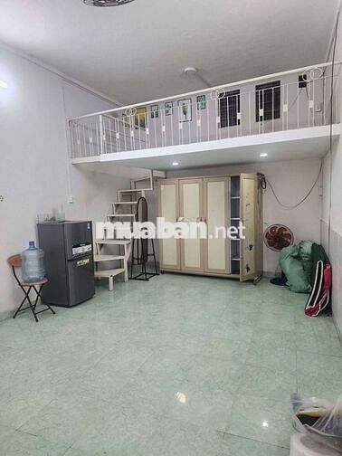 Cho thuê phòng trọ Trần Hưng Đạo,Q1,dtsd 30m2,lầu 2, NTCB giá 5tr.