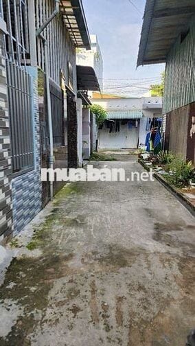 Cho thuê nhà mới lô góc mát mẻ. 3 tầng 4pn 10tr tháng tại linh xuân