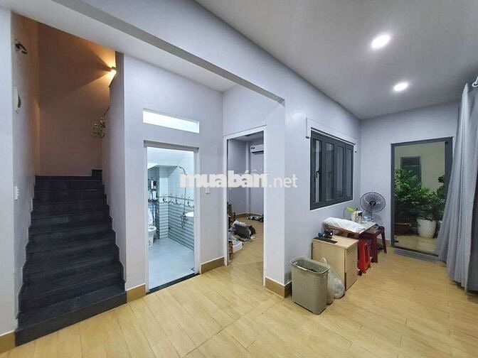 Bán Nhà 3 Tầng Ngang 6m Vừa Ở Vừa Cho Thuê, Hoàng Quốc Việt Hơn 8 Tỷ