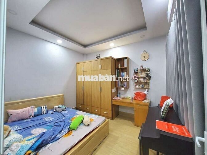 Bán Nhà 3 Tầng Ngang 6m Vừa Ở Vừa Cho Thuê, Hoàng Quốc Việt Hơn 8 Tỷ