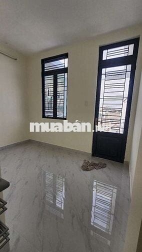 Cho thuê nhà mới lô góc mát mẻ. 3 tầng 4pn 10tr tháng tại linh xuân