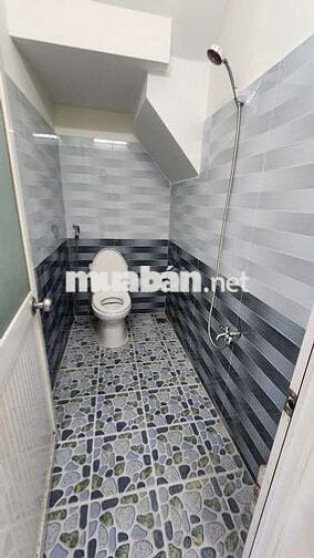 Cho thuê nhà mới lô góc mát mẻ. 3 tầng 4pn 10tr tháng tại linh xuân