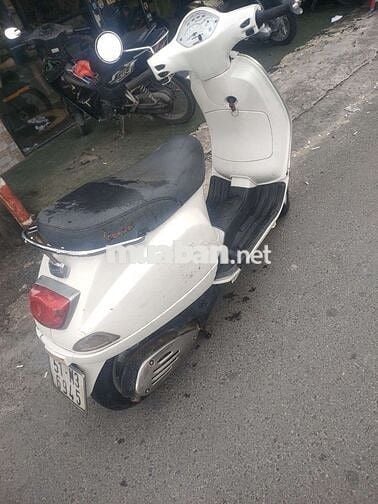 Piaggio Vespa màu Trắng