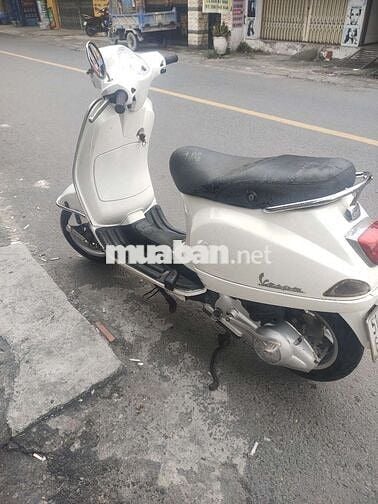 Piaggio Vespa màu Trắng