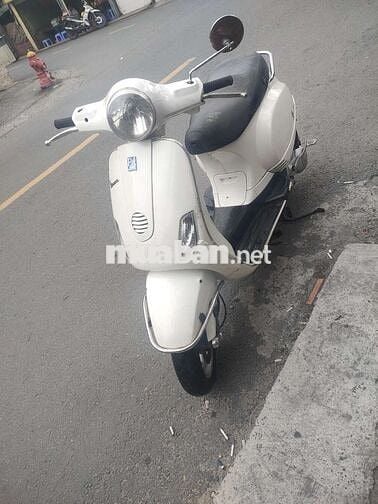 Piaggio Vespa màu Trắng