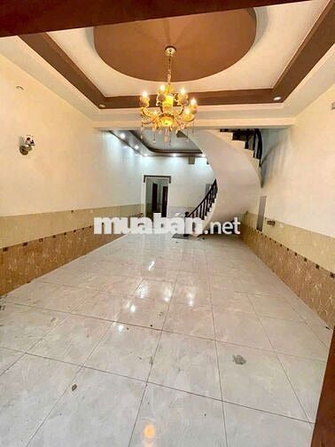 Cho thủe nhà kẻt hợp làm kho văn phòng