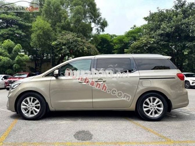 Xe Kia Sedona Platinum G 2018 - 638 Triệu