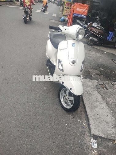 Piaggio Vespa màu Trắng