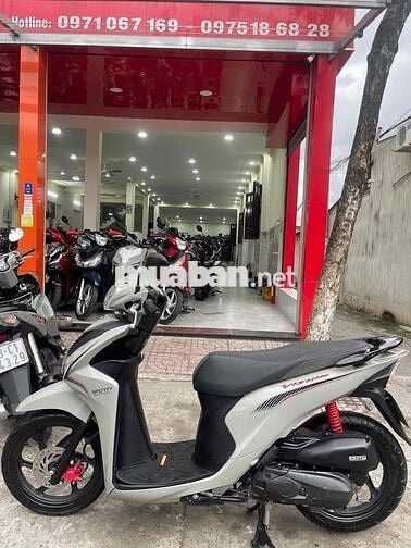 Honda Vision màu Bạc