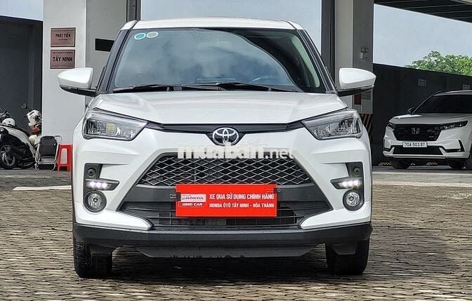 Toyota Raize 2024 màu trắng ngọc trai