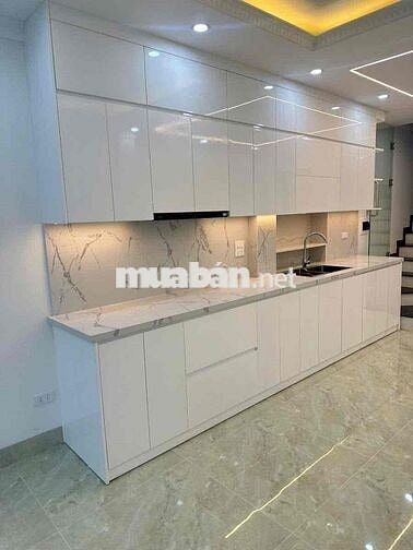 BÁN NHÀ TRUNG TÂM CẦU GIẤY – NGÕ Ô TÔ – THANG MÁY – CHO THUÊ ĐỈNH