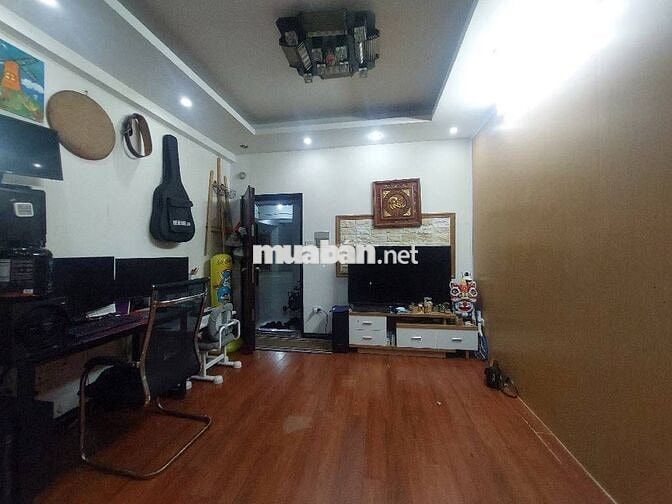 Bán chung cư 45m2 tại Hoàng Minh Giám, căn góc víu hồ, công viên