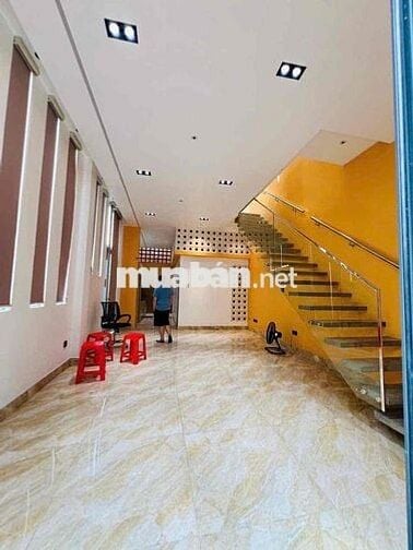 Nhà Mới Đẹp Y Hình DT 110m2 1Trệt 1Lầu 4Pn 3Wc Hẻm Nhựa Ôtô Tải Đậu