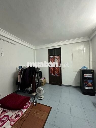 Phòng 30m2 ở 250 Tân Mai, Hoàng Mai Vệ sinh khép kín Điện nước giá dân