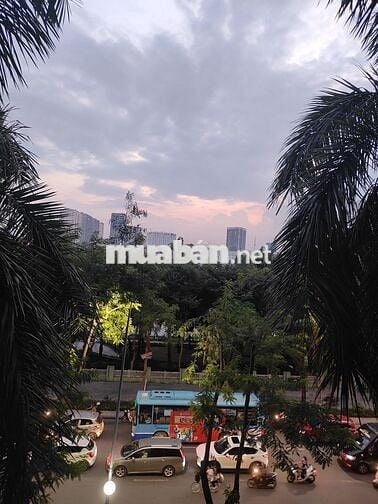 Bán chung cư 45m2 tại Hoàng Minh Giám, căn góc víu hồ, công viên