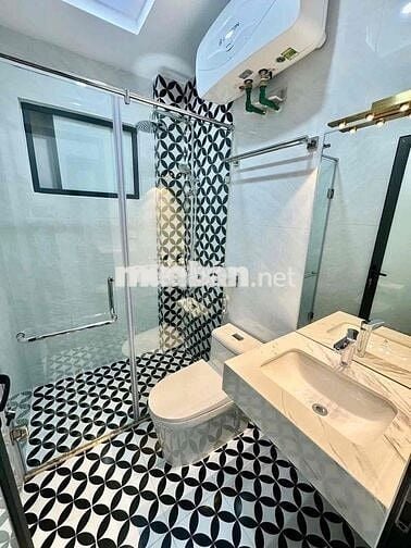 BÁN NHÀ TRUNG TÂM CẦU GIẤY – NGÕ Ô TÔ – THANG MÁY – CHO THUÊ ĐỈNH