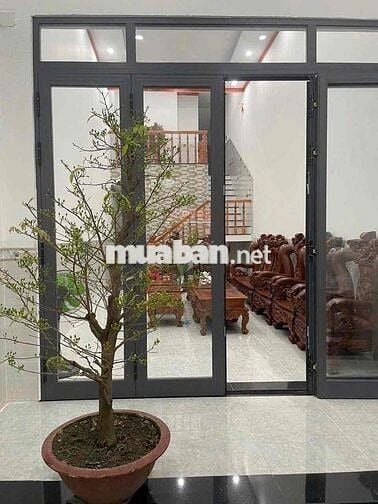 cần bán nhà mặt tiền kinh doanh phường long bình