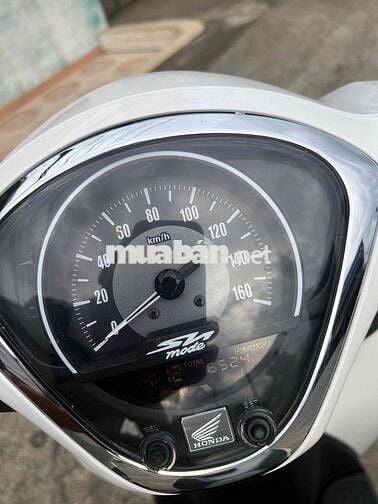 Honda SH Mode 2024 Trắng 6000 km có bán trả góp