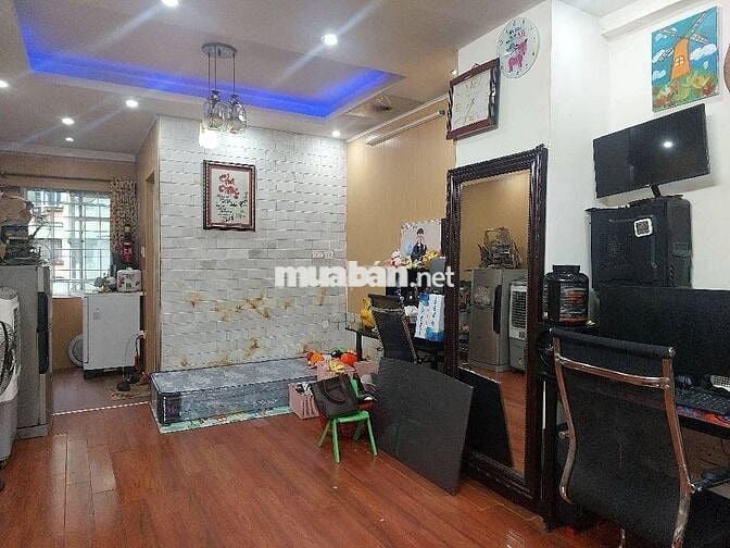 Bán chung cư 45m2 tại Hoàng Minh Giám, căn góc víu hồ, công viên