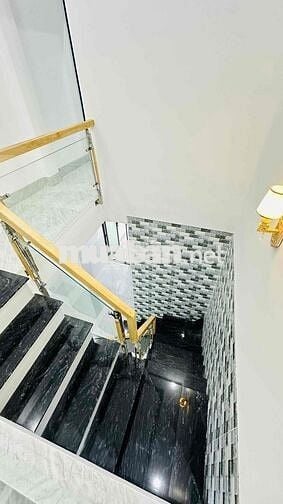 Em Bán Nhà LÀu ở An Bình - cách uỳ Ban phường tầm 100m - Nhà 3 PN