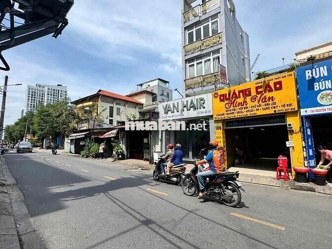 12.5 Tỷ Nhà 3 Tầng MT Nguyễn Trọng Tuyển|3.2x26|Pháp lý hoàn công