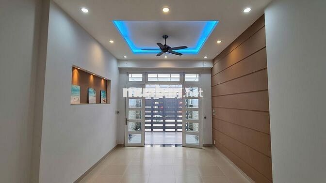Cho thuê nhà mặt tiền đường số tân quy 72m2 quận 7