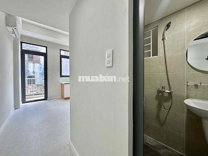 Cho Thuê Căn Hộ Gác Thoáng Mát Ngay Vòng Xoay Dân Chủ, Tiện Nghi