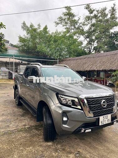 Nissan Navara 2022 VL 4WD 60.000 km Xám