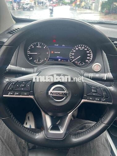 Nissan Navara 2022 VL 4WD 60.000 km Xám