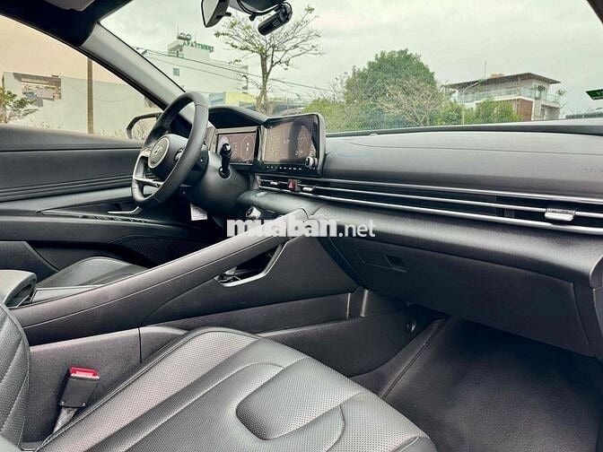 Hyundai Elantra 2022 1.6 AT Đặc biệt - 20000 km