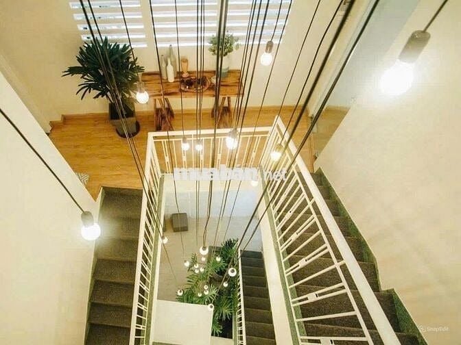 SIÊU PHẨM ỐP KÍNH - 174C Phan Xích Long, P7, PN - 320m2, giá chỉ 40tr