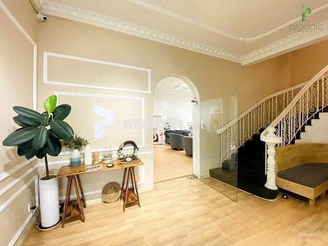 SIÊU PHẨM ỐP KÍNH - 174C Phan Xích Long, P7, PN - 320m2, giá chỉ 40tr