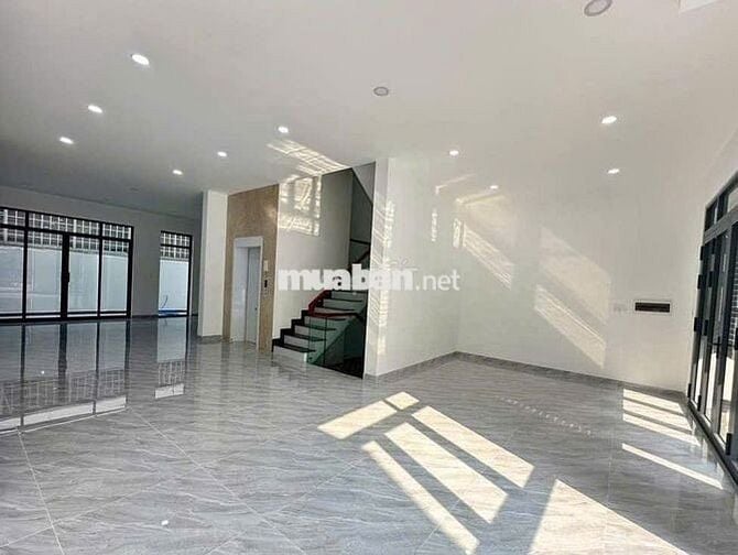 NHÀ PHỐ MỚI XÂY – 61D Đường Lam Sơn P.2 Q.Tân Bình. DTSD 585m2