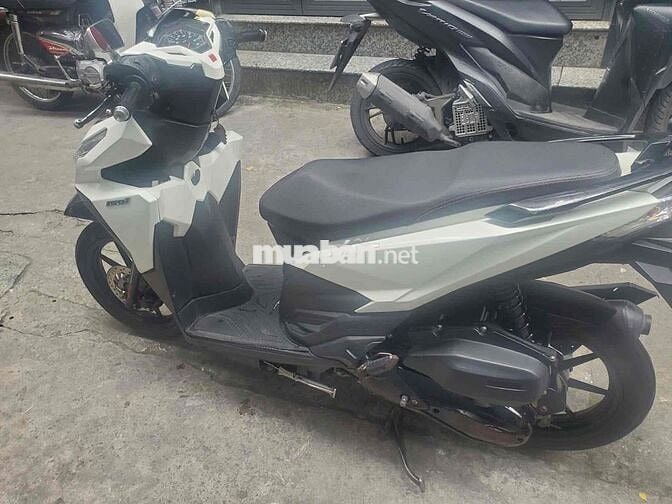 Nhà dư cần bán xe Vario 150 đời 2017 còn keng