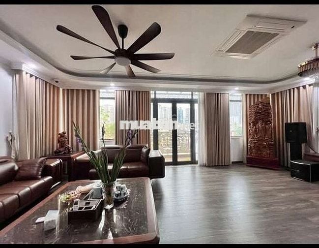 Tôi cần bán tòa nhà mặt phố Quan Nhân 8tầng thang máy full nội thất