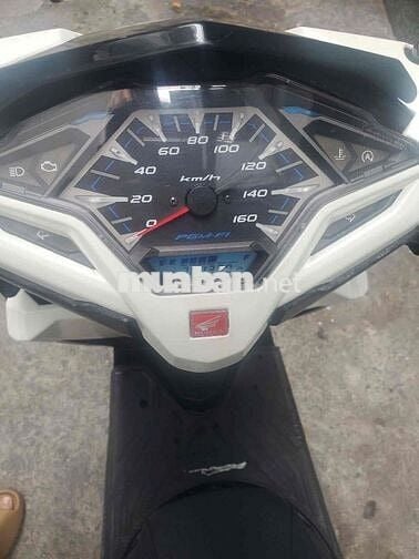Nhà dư cần bán xe Vario 150 đời 2017 còn keng