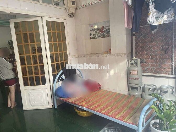 Hẻm Xe Hơi 50m Ra Đ Nguyễn Thái Học, Ngay Trung Tâm Chợ Dĩ An.