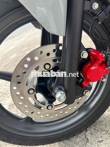 AB 4val 2025 3.900km chính chủ 60 có bán trả góp