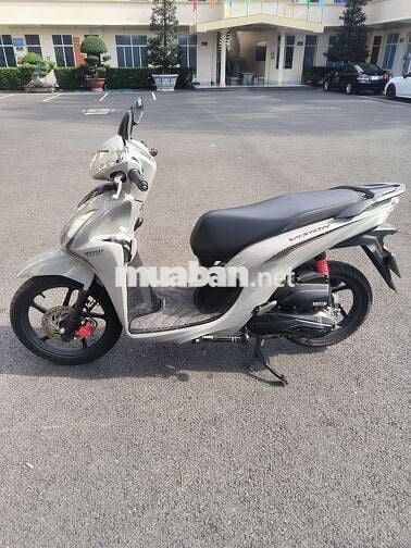 Cần bán xe đi 9000km. Còn rất mới xe nữ đi.