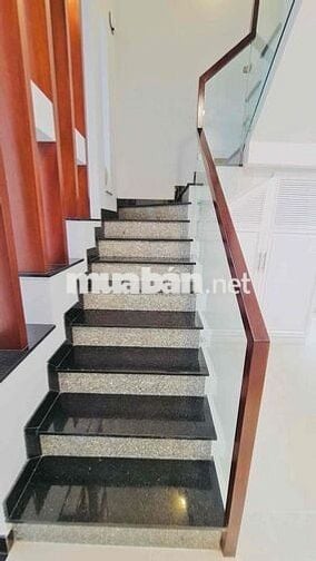 CHO THUÊ NHÀ NGUYÊN CĂN FULL NỘI THẤT ĐƯỜNG SỐ LÂM VĂN BỀN Q7